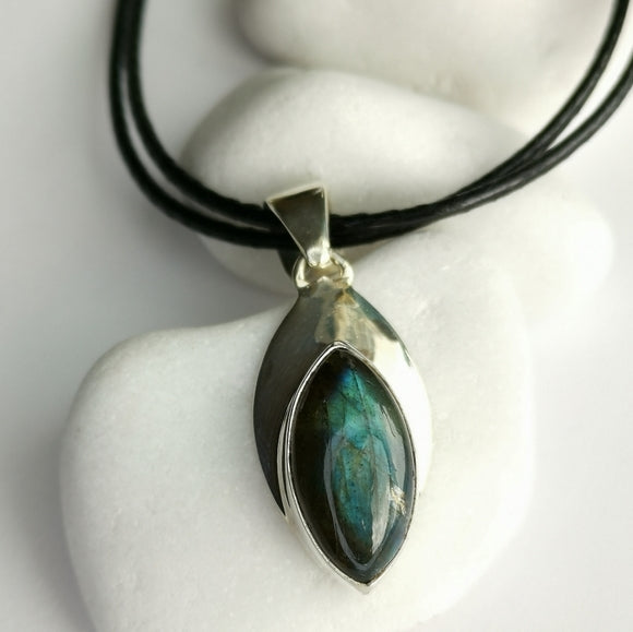 Modernist Cabochon Labradorite In Sterling Silver Pendant Necklace