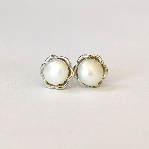 "Pearl in Petals" White Freshwater Pearl Stud Earrings