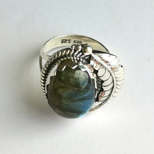 Labradorite Rng in Feather Sterling Silver Design size 9