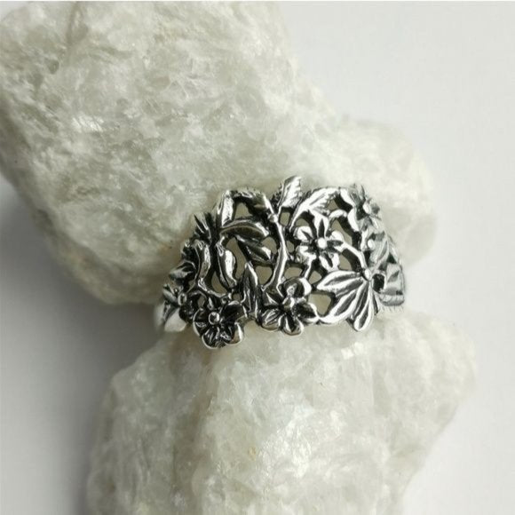 Filigree Flower Garden Band Ring in Sterling Silver