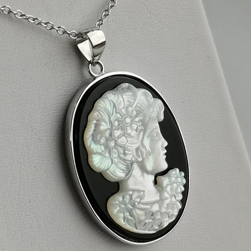 Cameo Pendant Necklace in Black Onyx and Carved Mother of Pearl