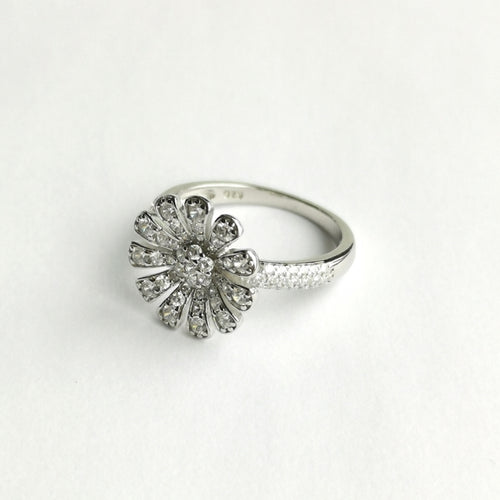 Cz Daisy Flower Cocktail Ring in Sterling Silver