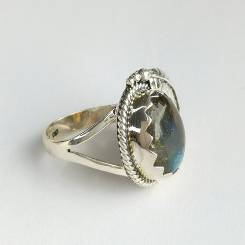 Labradorite Rng in Feather Sterling Silver Design size 9