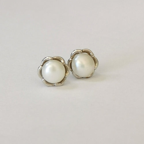 "Pearl in Petals" White Freshwater Pearl Stud Earrings