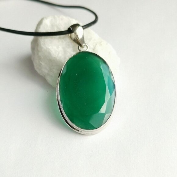 Large Oval Green Onyx Pendant Necklace