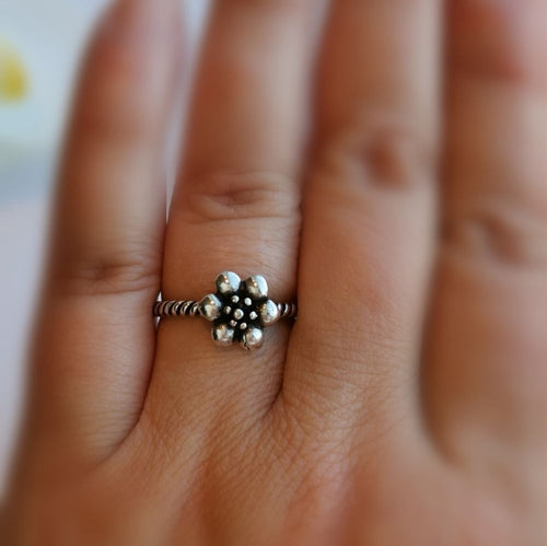 Sterling Silver Flower Ring in Cable Design size 6.5