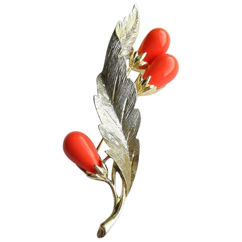 Vintage Sarah Coventry Leaf and Flower Buds 1960's Brooch