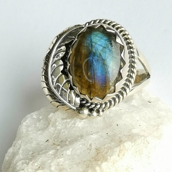 Labradorite Rng in Feather Sterling Silver Design size 9