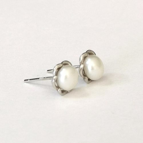 "Pearl in Petals" White Freshwater Pearl Stud Earrings