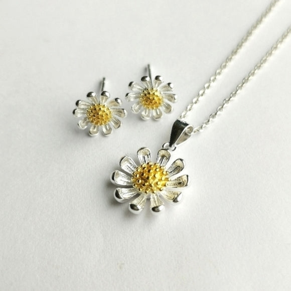 Daisy Pendant Necklace Earring set in Sterling Silver and 14k Gold