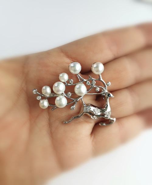 Christmas Reindeer Brooch with Crystals and Freshwater White Pearls 